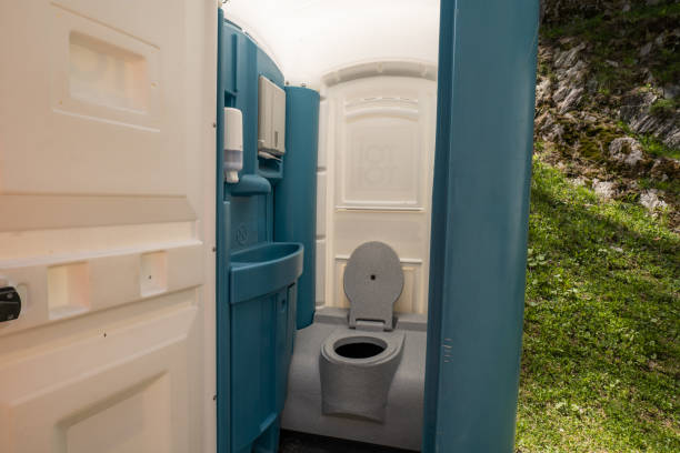 Best Porta potty delivery and setup  in Castle Point, MO
