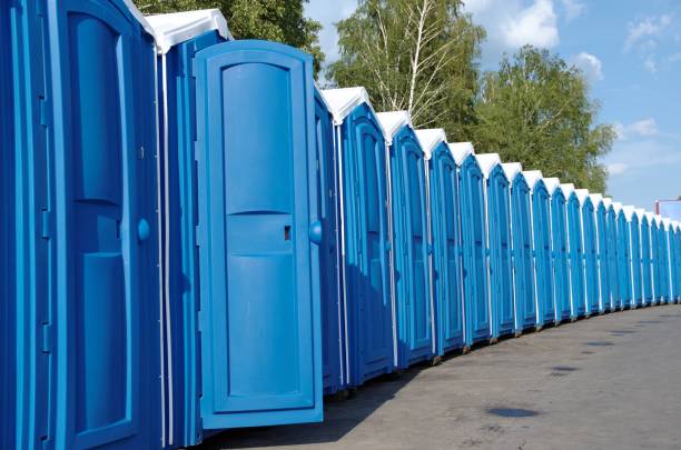 Porta potty delivery and setup in Castle Point, MO